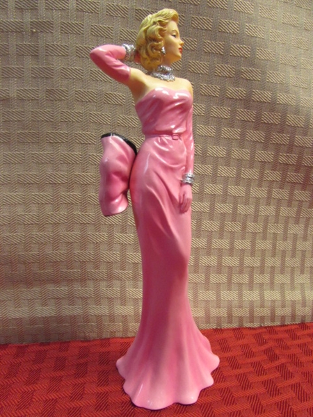DAZZLING PERFECTION COLLECTIBLE LOVE, MARILYN FIGURINE MARILYN MONROE IN PINK GOWN , NUMBERED W/COA