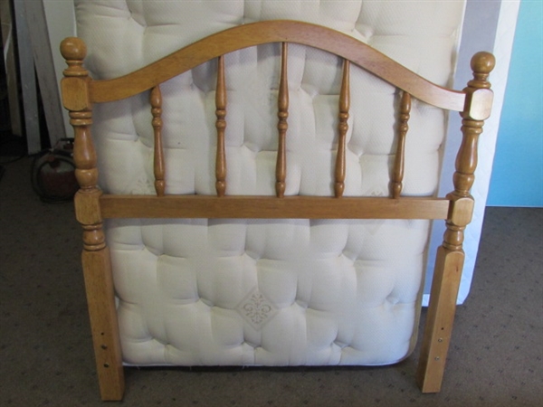 COMPLETE TWIN SIZE BED WITH CLASSIC WOOD HEADBOARD, NICE MATTRESS SET & FRAME