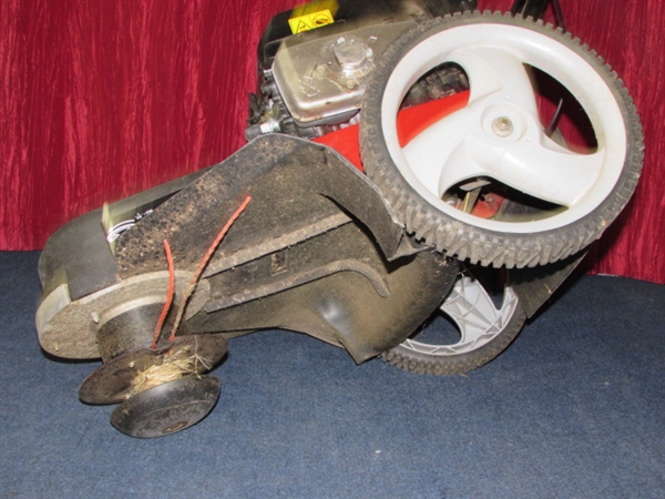 LIKE NEW !!!!! TOP OF THE LINE CRAFTSMAN WEED TRIMMER WITH AMERICAN MADE BRIGGS & STRATTON ENGINE