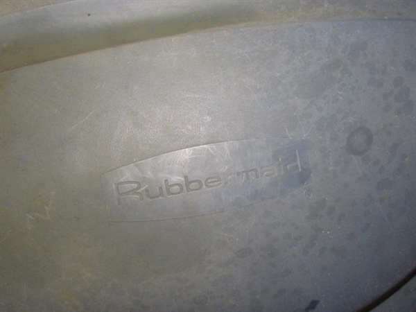 TWO PLASTIC 32 GALLON RUBBERMAID ROUGHNECK TRASH CANS