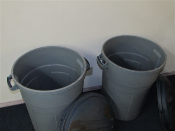 TWO PLASTIC 32 GALLON RUBBERMAID ROUGHNECK TRASH CANS