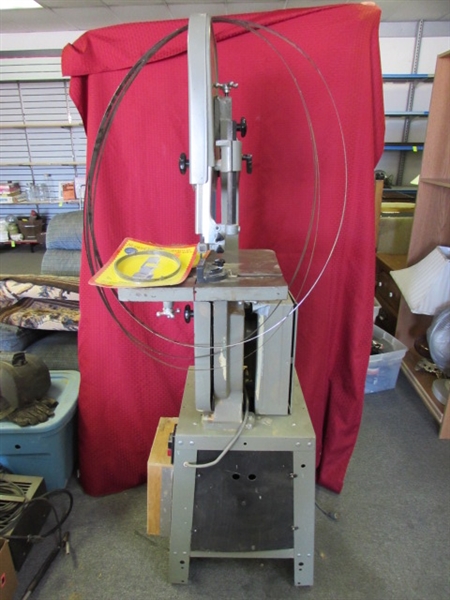 CHICAGO POWER TOOLS 14 WOOD CUTTING BAND SAW
