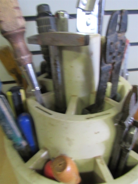 TOOL CADDY IN THE ROUND WITH LOTS OF TOOLS