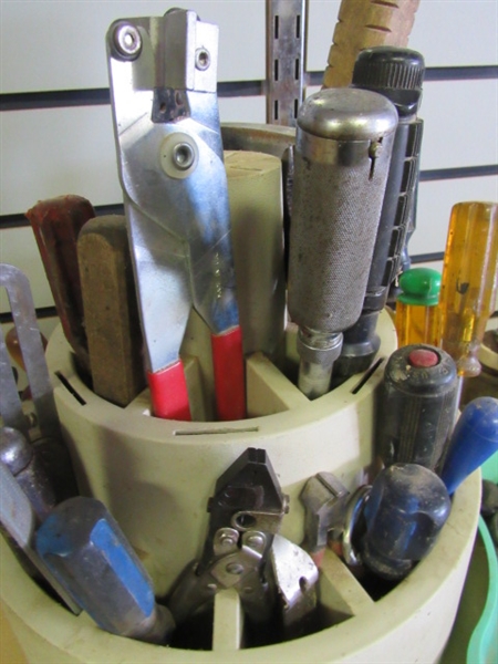 TOOL CADDY IN THE ROUND WITH LOTS OF TOOLS