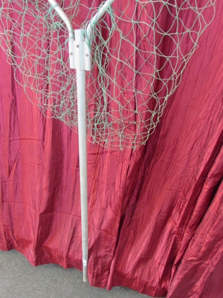 BIG!!! LANDING NET FOR YOUR NEXT FISHING TRIP OR MAN CAVE