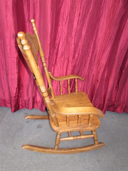 BEAUTIFUL OAK ROCKING CHAIR WITH CARVED HEADREST & TURNED DETAILS