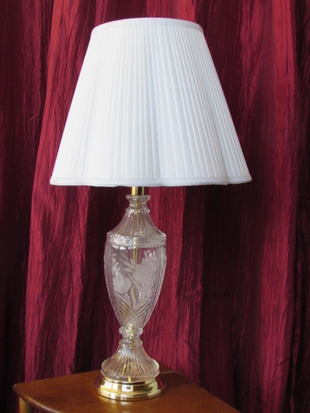 LOVELY GLASS ACCENT LAMP WITH FROSTED FLORAL DESIGN