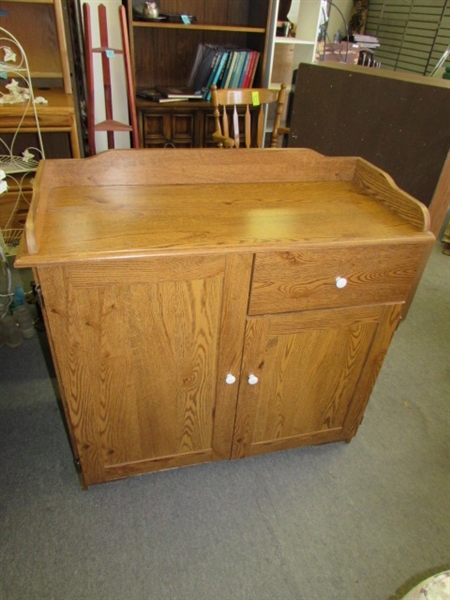 ATTRACTIVE WOOD FINISH CABINET WITH CUPBOARDS & A DRAWER GREAT FOR THE KITCHEN OR BATH!