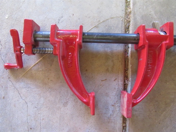 PAIR OF DEEP THROAT WOODWORKING PIPE CLAMPS