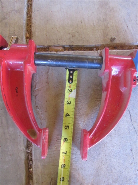 PAIR OF DEEP THROAT WOODWORKING PIPE CLAMPS