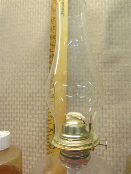 OLD STYLE CLASSIC GLASS HURRICANE OIL LAMP