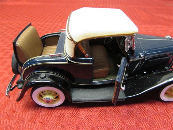1938 FORD DE LUXE ROADSTER V8 DANBURY MINT DIECAST MODEL