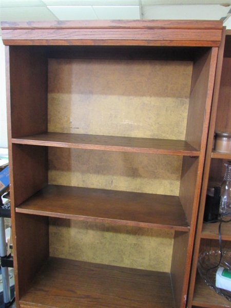 DISPLAY YOUR FAVORITE COLLECTION OR ORGANIZE YOUR BOOKS ON THIS QUALITY SHELVING UNIT
