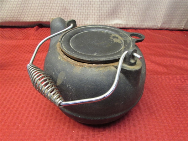 LARGE ANTIQUE CAST IRON TEA KETTLE TO SIT ATOP YOUR WOOD BURNING STOVE