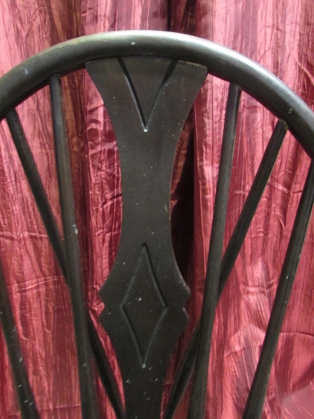ANTIQUE WINDSOR ALL WOOD CHAIR