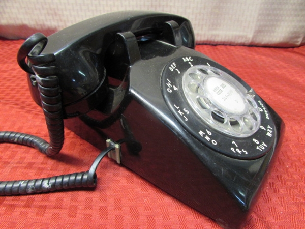 MID-CENTURY BLACK ROTARY DIAL TELEPHONE