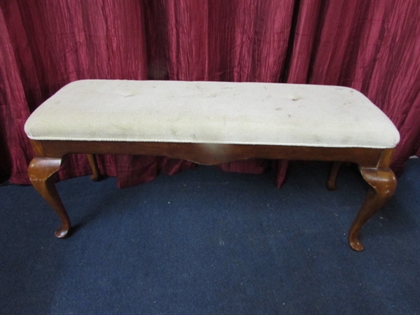 UPHOLSTERED BENCH SEAT