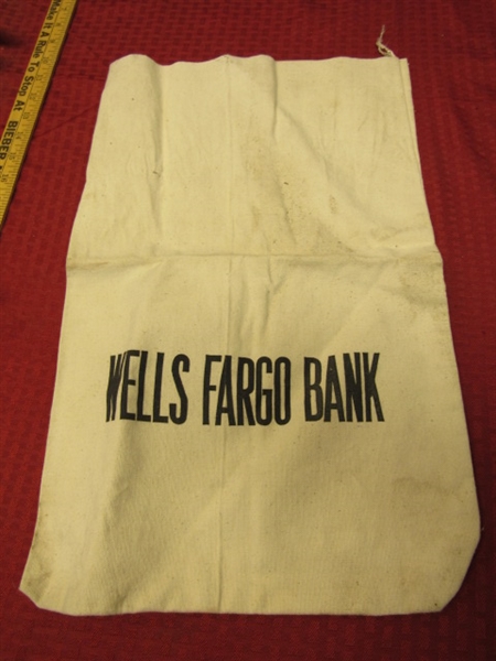 LOOKING FOR A FUN WAY TO WRAP YOUR CHRISTMAS PRESENTS! VINTAGE BANK BAGS