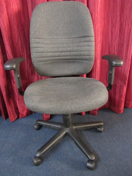 EXCEPTIONALLY NICE, QUALITY, COMFY OFFICE CHAIR