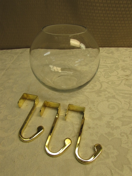 GLASS BOWL AND HOOKS