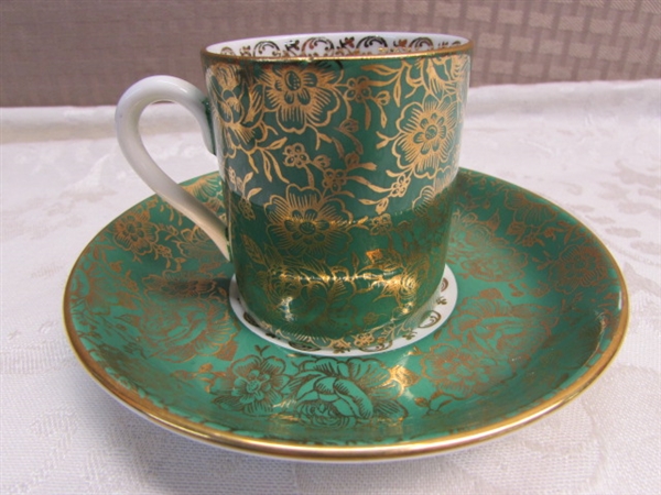 CROWN STAFFORDSHIRE FINE BONE CHINA CUP AND SAUCER SETS