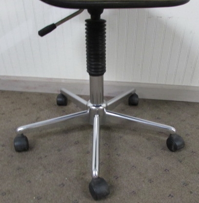 SMALL OFFICE CHAIR