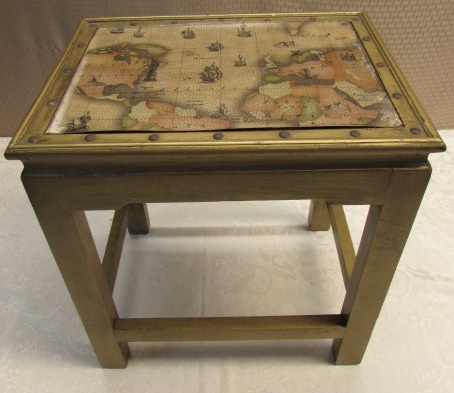 SMALL SIDE TABLE WITH OLD WORLD MAP TOP