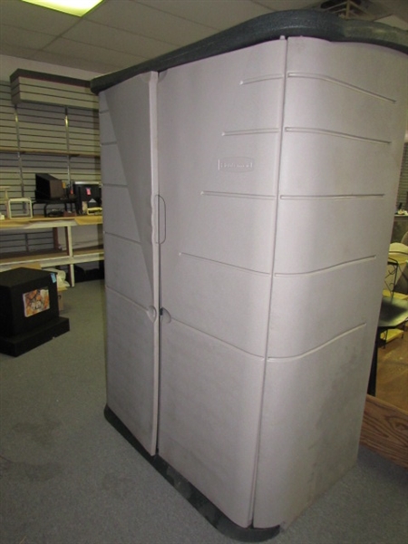 RUBBERMAID STORAGE SHED