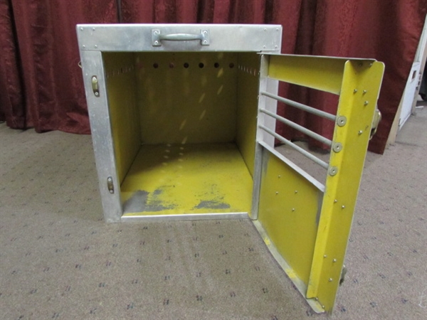 HEAVY DUTY ALUMINUM DOG KENNEL FOR VEHICLES