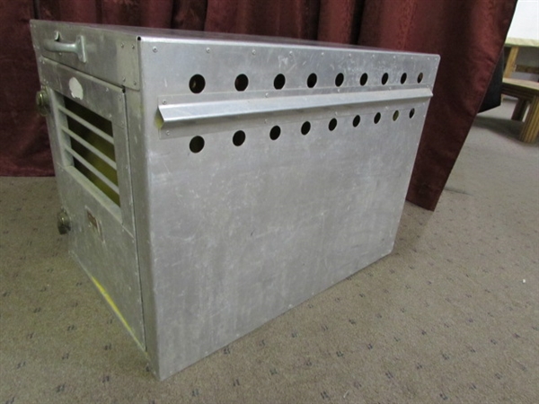 HEAVY DUTY ALUMINUM DOG KENNEL FOR VEHICLES