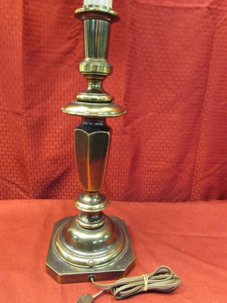 HEAVY VINTAGE BRASS TABLE LAMP