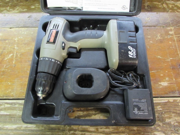 CRAFTSMAN CORDLESS 18 VOLT DRILL WITH CASE