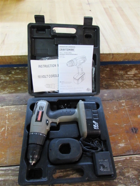 CRAFTSMAN CORDLESS 18 VOLT DRILL WITH CASE