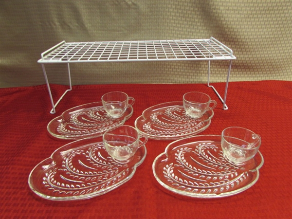 1940'S FEDERAL SPARKLING CRYSTAL SNACK SET AND WIRE RACK