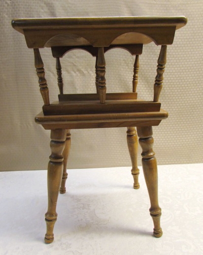 PETITE END TABLE