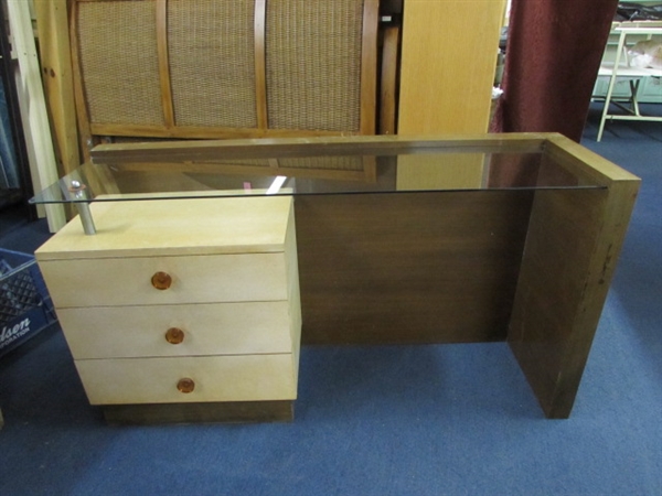 COOL RETRO WOOD AND GLASS DESK