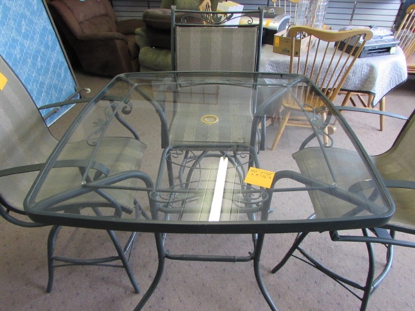 TALL OUTDOOR GLASS TABLE WITH 3 CHAIRS