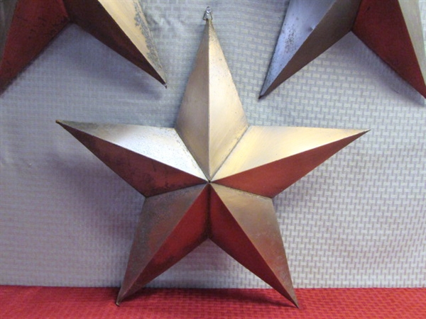 A TRIO OF METAL STARS FOR YOUR OUTDOOR DECOR!