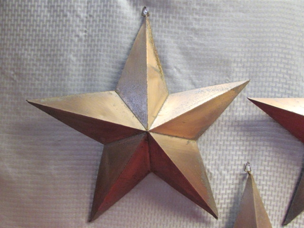 A TRIO OF METAL STARS FOR YOUR OUTDOOR DECOR!