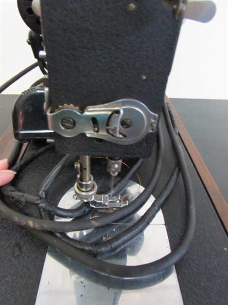 VINTAGE KENMORE ROTARY SEWING MACHINE IN CASE