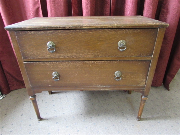 ANTIQUE 2-DRAWER SIDEBOARD/CREDENZA/BUFFET
