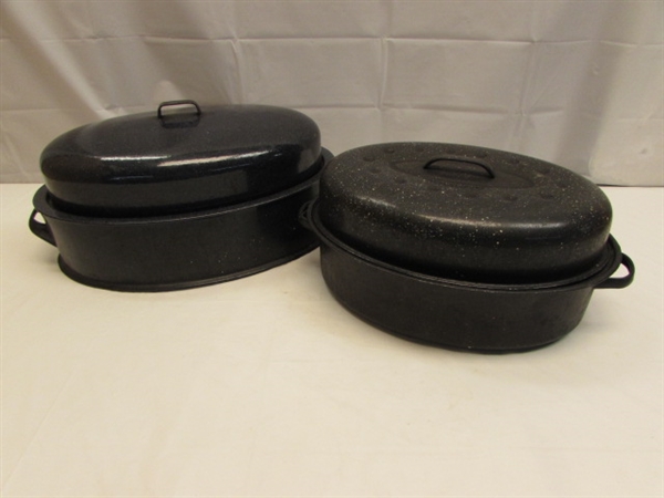 2 - SPLATTER ENAMELWARE ROASTING PANS w/LIDS