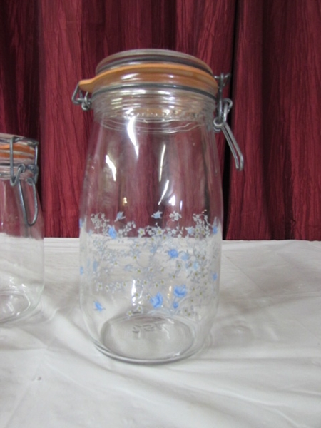 SET OF GLASS CANISTERS