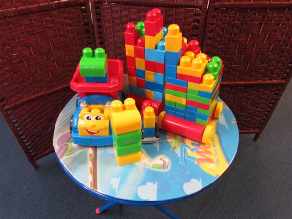 LARGE BUILDING BLOCKS AND TABLE