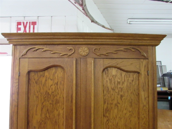 SOLID WOOD ANTIQUE ARMOIRE