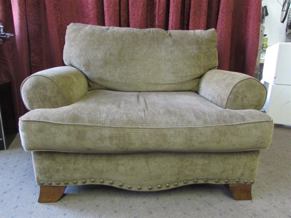 OVERSIZED CHAIR WITH OTTOMAN