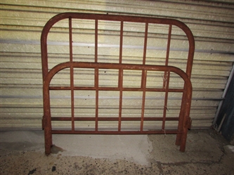 RUSTIC RUSTY METAL HEADBOARD & FOOTBOARD FOR YOUR FLOWER "BED"