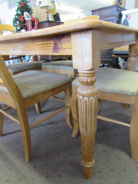 RUSTIC PINE DINING TABLE W/4 CHAIRS