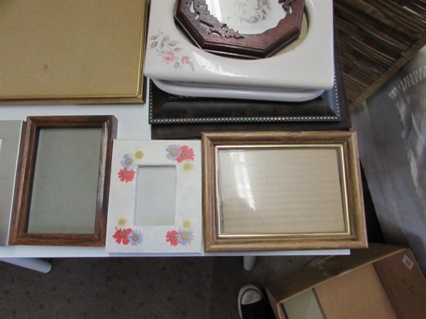 PICTURE FRAME ASSORTMENT
