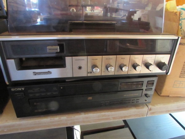 STEREO EQUIPMENT WITH SPEAKERS